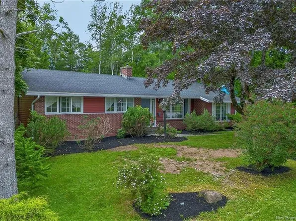 18 Forest Rd, Rothesay, NB E2H 1B5