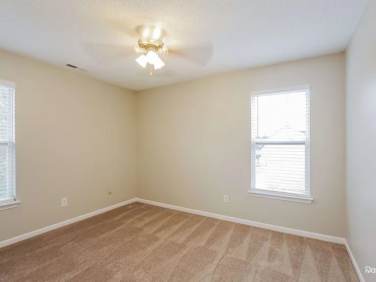 221 Amir Cir — Photo 14