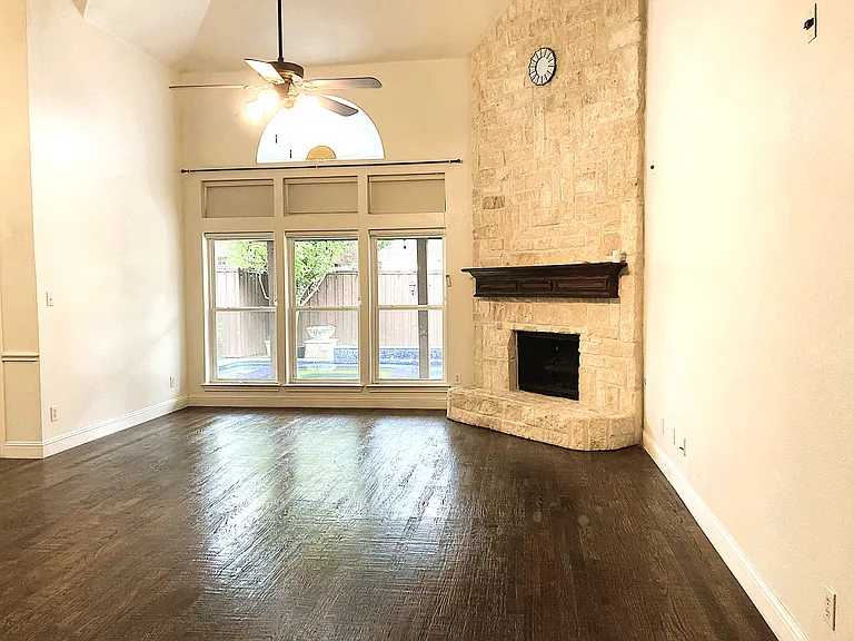 1923 Timber Ridge Dr — Photo 10