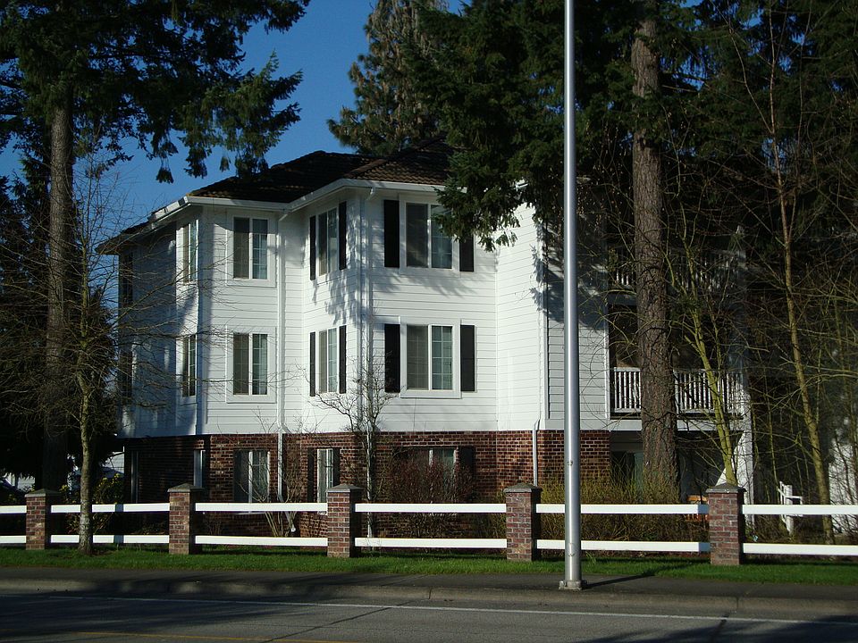 2nd image of 26070 SW Canyon Creek Rd APT 201