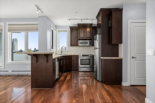 328 21st Ave SW #501 Photo 1