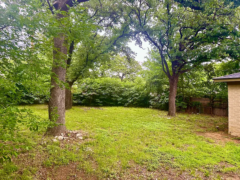 5557 Patton Dr — Photo 3