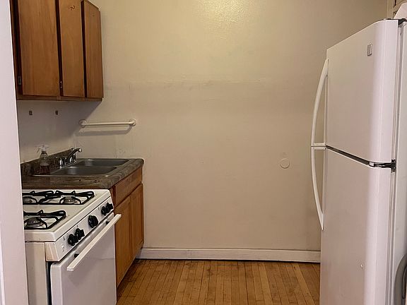 4th image of 5250 W Potomac Ave Unit 1