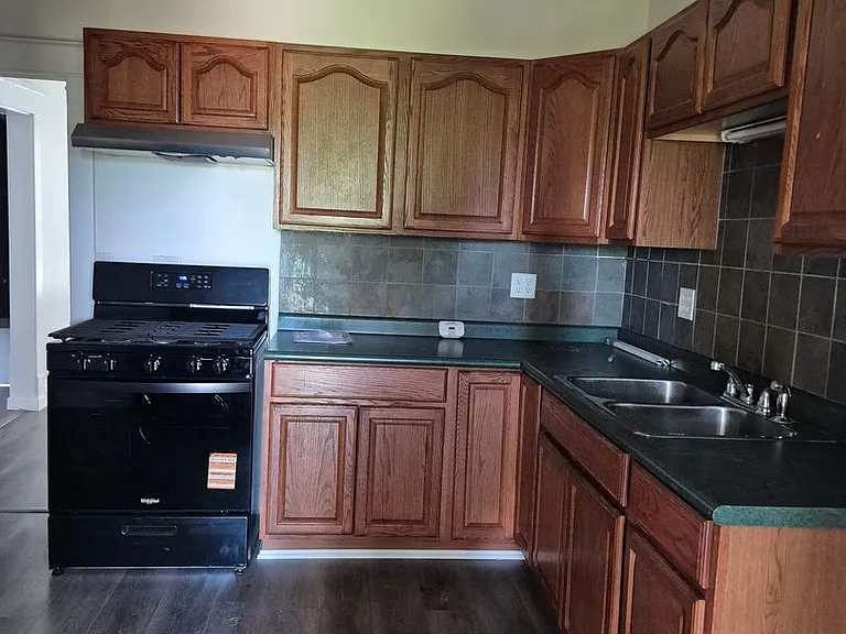 410 Burlington St — Photo 3