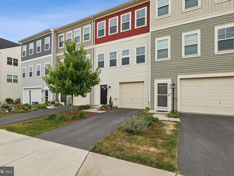 215 Starry Way Dr