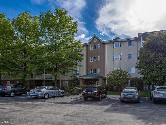 2nd image of 426 Paoli Pointe Dr #426U