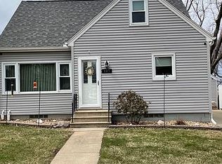 807 West St, Reinbeck, IA 50669