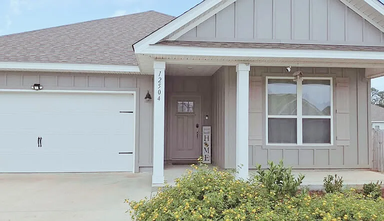 12504 Windsor Dr — Photo 1