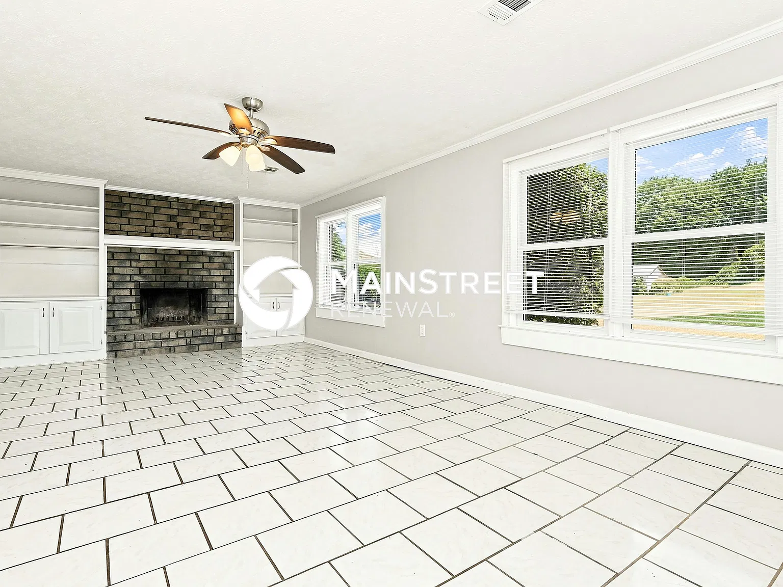 3789 Saddle Ridge Dr — Photo 2