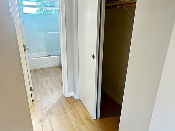 5th image of 730 N Mariposa Ave #15363557