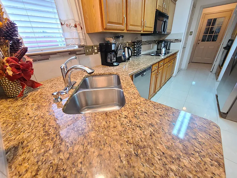 1711 Barbados Dr — Photo 3