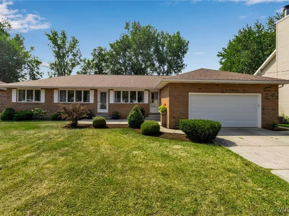 79 Schoelles Rd, Amherst, NY 14228