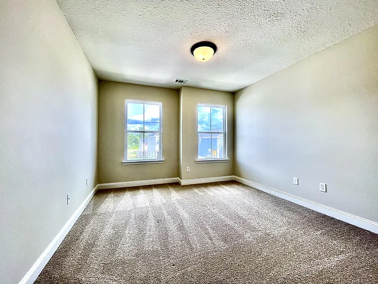 759 Fairview Cir — Photo 13