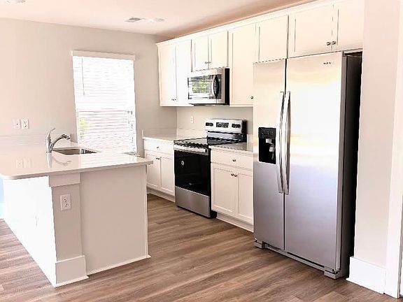 4th image of 7666 Pennycress Dr