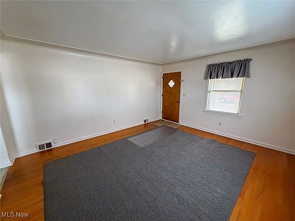 3rd image of 433 N Hartford Ave