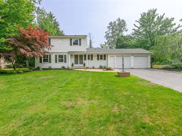 679 Regina Dr, Webster, NY 14580