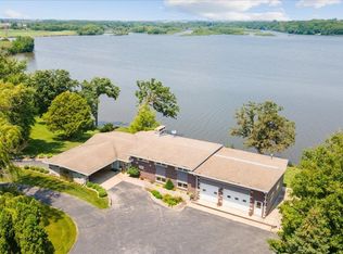 1019 Cedar Crest Ln, Nashua, IA 50658