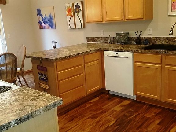 4th image of 50A E Beaumont Dr