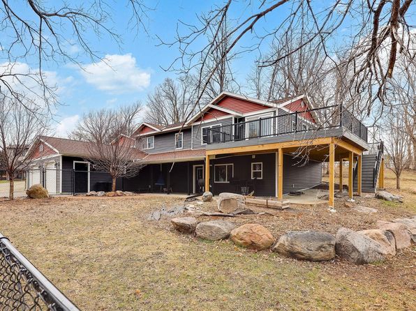 807 Division St, Morristown, MN 55052