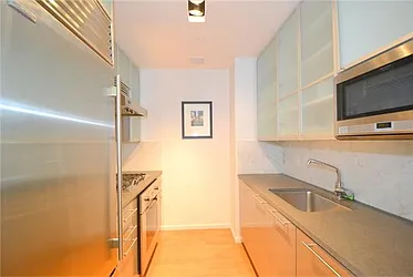 Rented by R New York