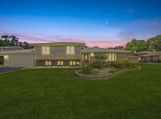 20W468 Belmont Pl, Addison, IL 60101