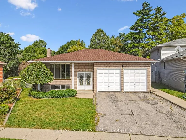 42 Azores Cres #MAIN — Photo 1
