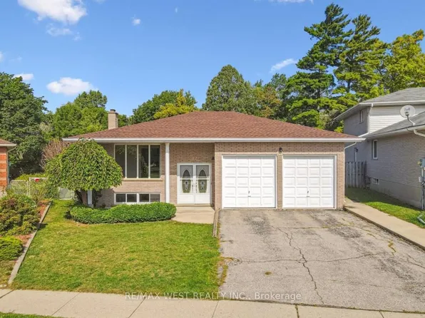 42 Azores Cres, Cambridge, ON N1R 7Z4