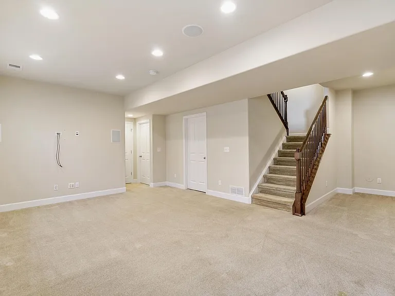 3230 Spruce St — Photo 25
