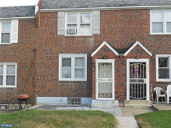 3rd image of 7340 Woodbine Ave