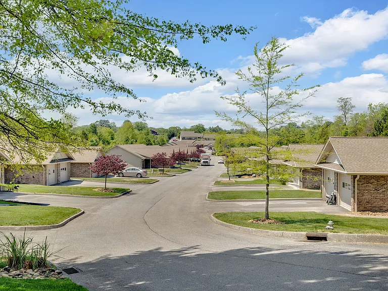 Suncrest Village — Photo 5