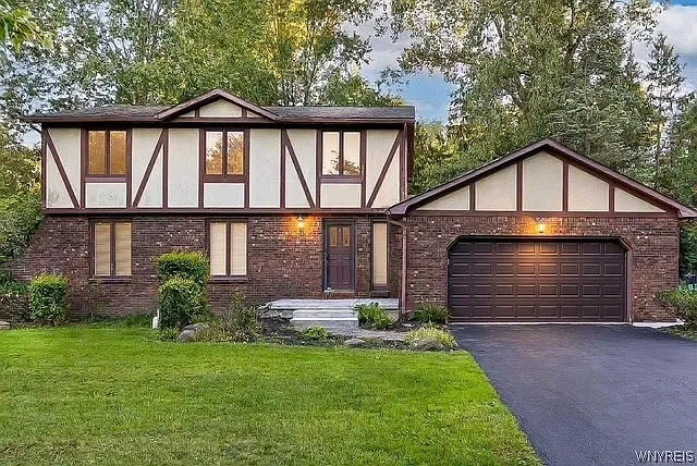 22 Shadow Wood Dr