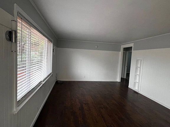 3rd image of 1074 Plymouth Dr