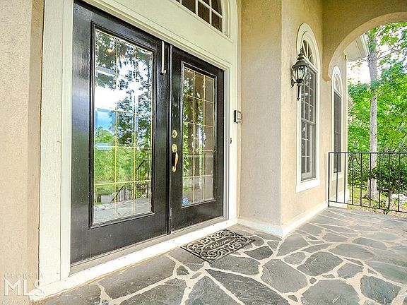 4th image of 540 Country Club Dr #1