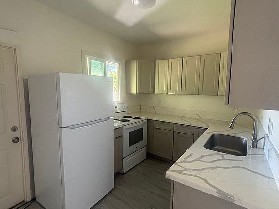 3rd image of 816 Ihiihi Ave #A-1