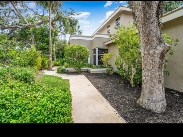 715 Acacia Rd, Vero Beach, FL 32963