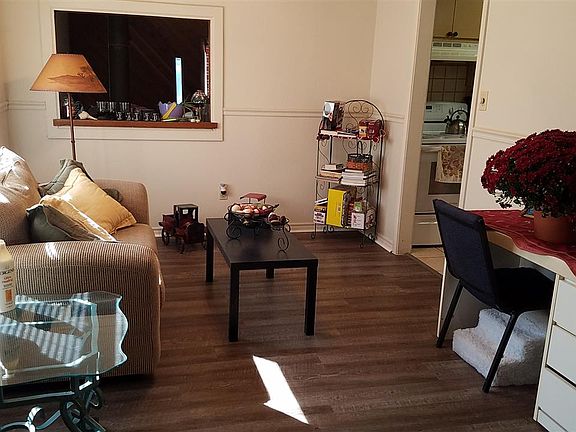 5th image of 611 Aspen Ln