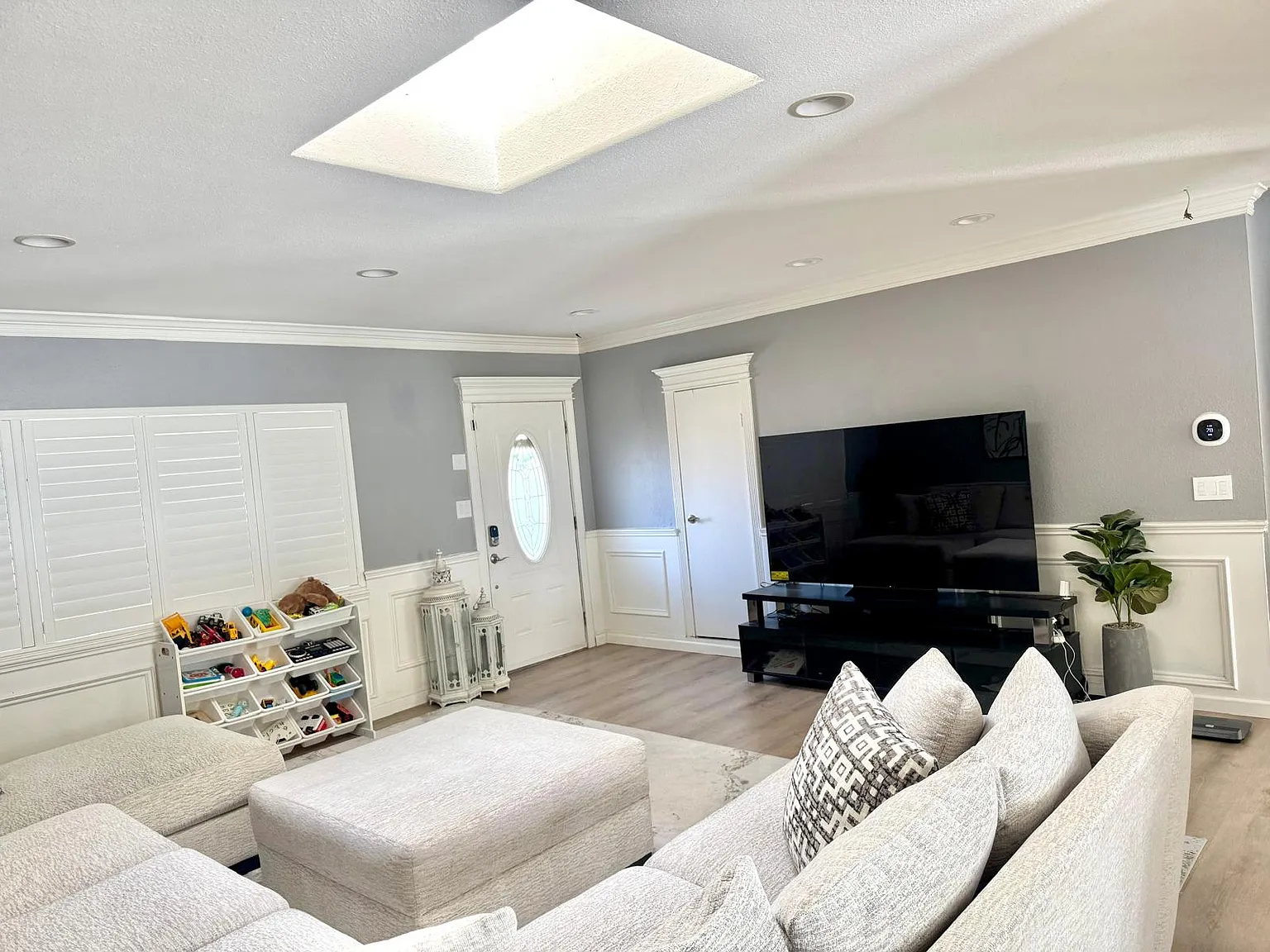 4 bed, 2.5 bath, 1830 sqft, $4,795 — Photo 4
