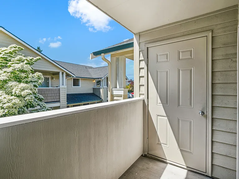 Extra space with your own private balcony. __