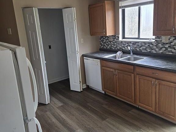 4th image of 597 W Main St #1