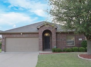 908 Rutgers Ct, Fort Worth, TX 76120