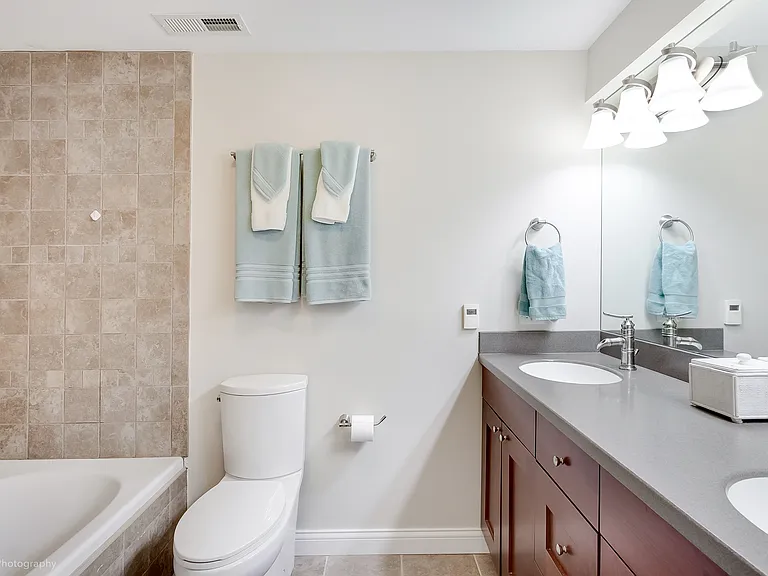 3702 N Hermitage Ave #1 — Photo 12
