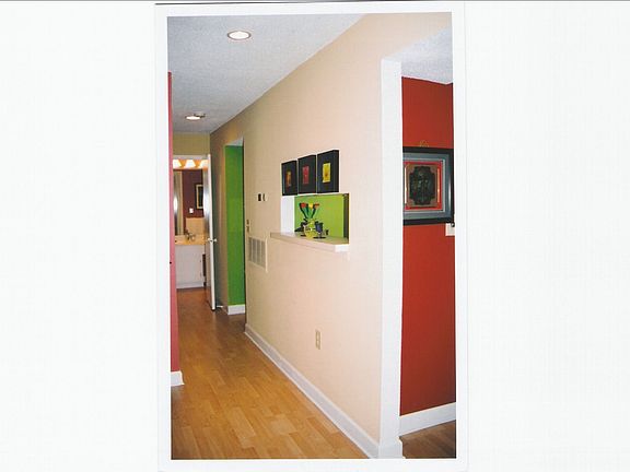 Hallway to 2nd. bedroom & bathroom