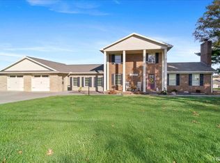 2352 E Warrenton Rd, Haubstadt, IN