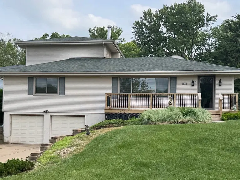 10607 Fowler Ave — Photo 1