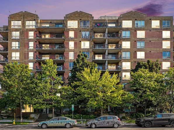 45 Holland Ave #412, Ottawa, ON K1Y 4S3