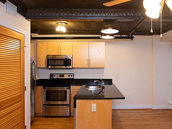 4th image of 115 W Broad St #202