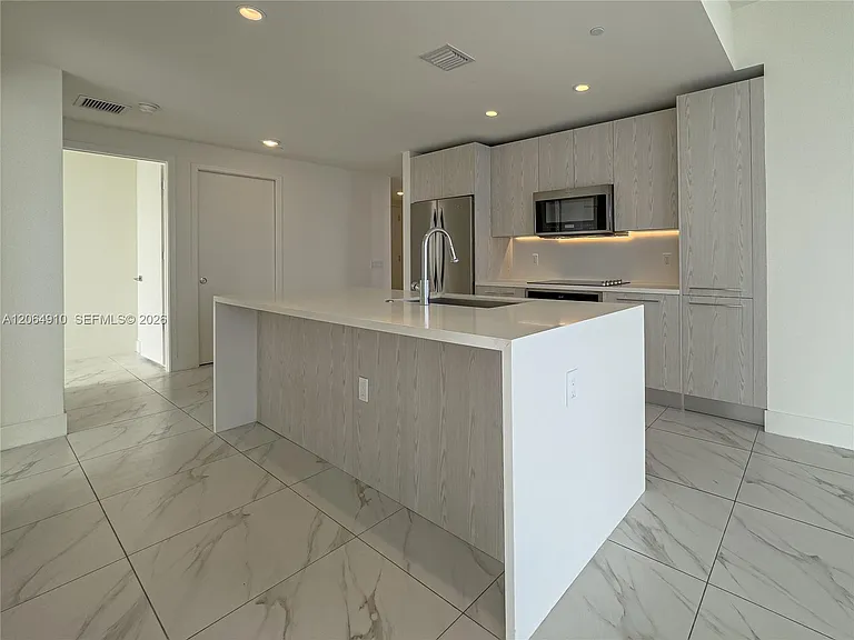 2000 Metropica Way #2009 — Photo 16