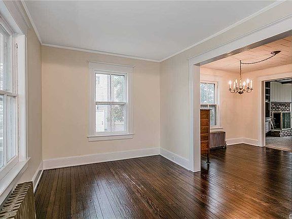 5th image of 38 Avery Ave