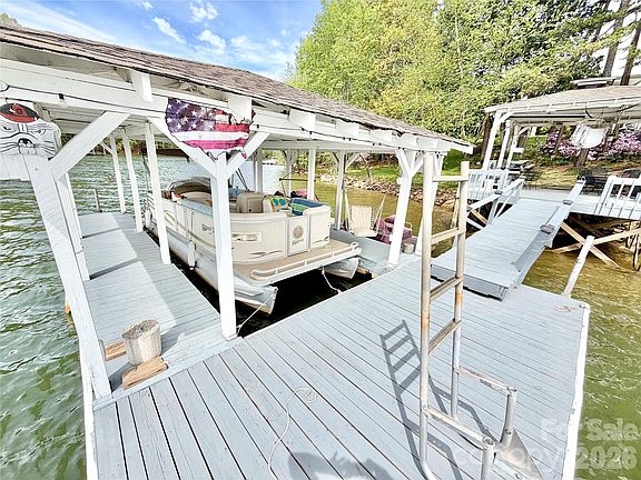 4th image of 226 Riverwalk Rd