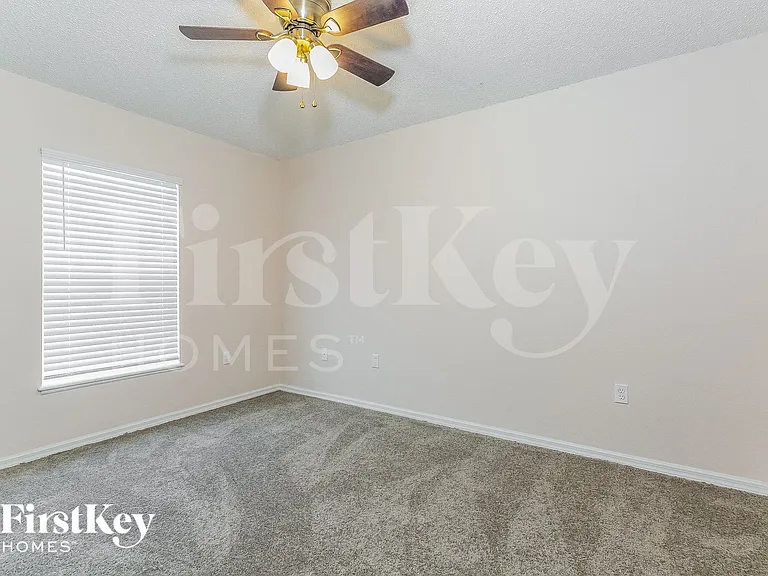 711 Hamster Way — Photo 10